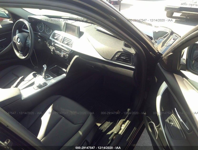 WBA8A9C58JAH13400