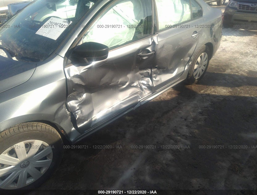 3VW267AJ2GM370281