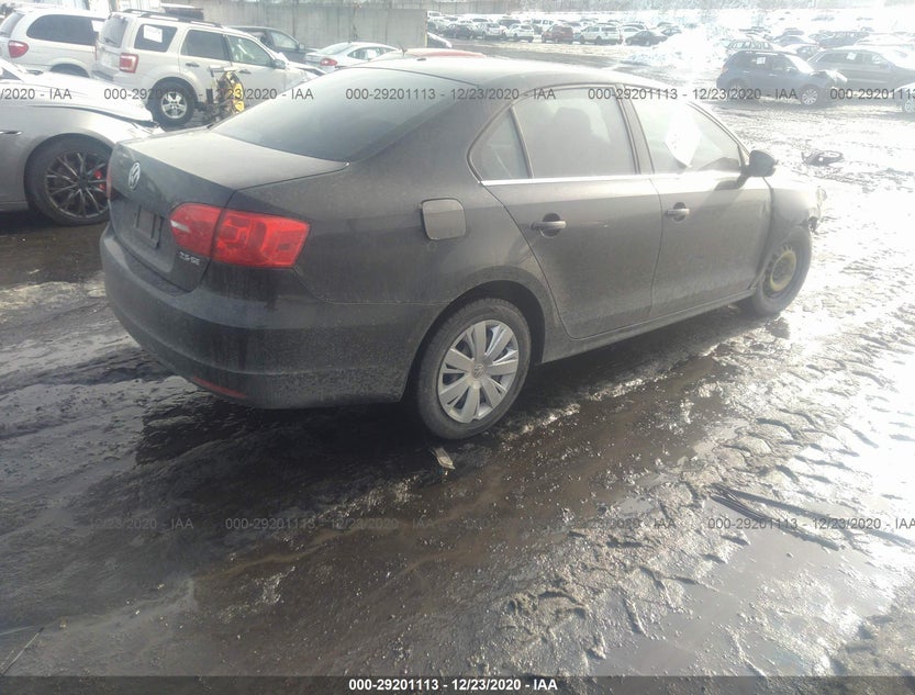 3VWDX7AJ8DM438293