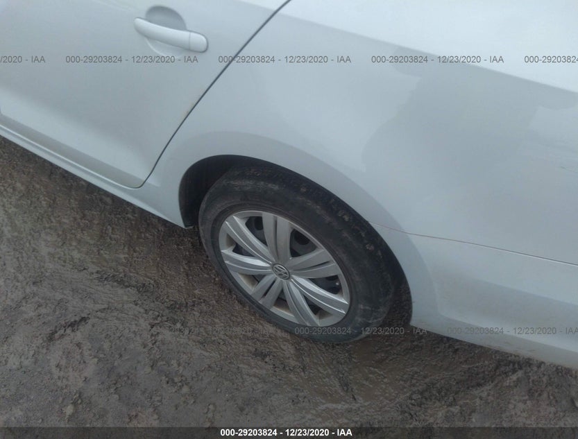 3VW2B7AJ5HM355688