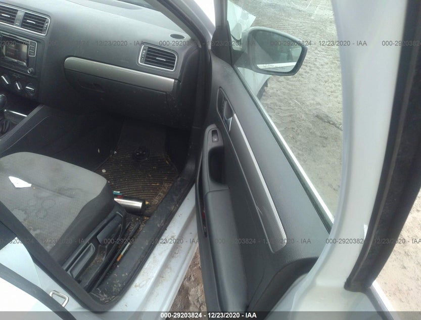 3VW2B7AJ5HM355688