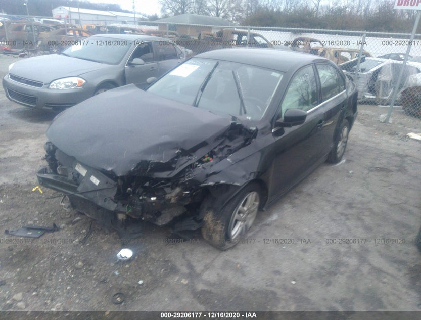3VW2B7AJ4HM221237