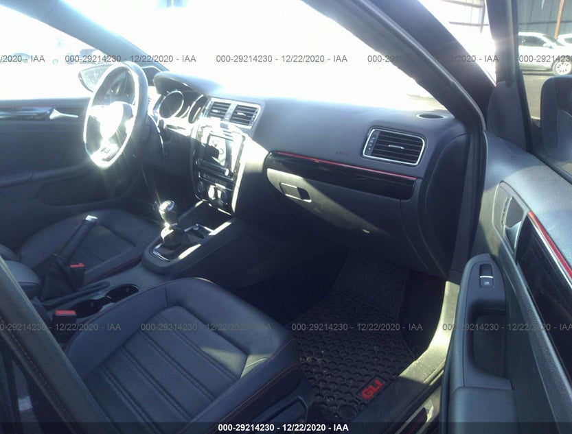 3VW5T7AJXHM345992