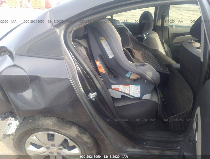 1G1PA5SH8E7152126