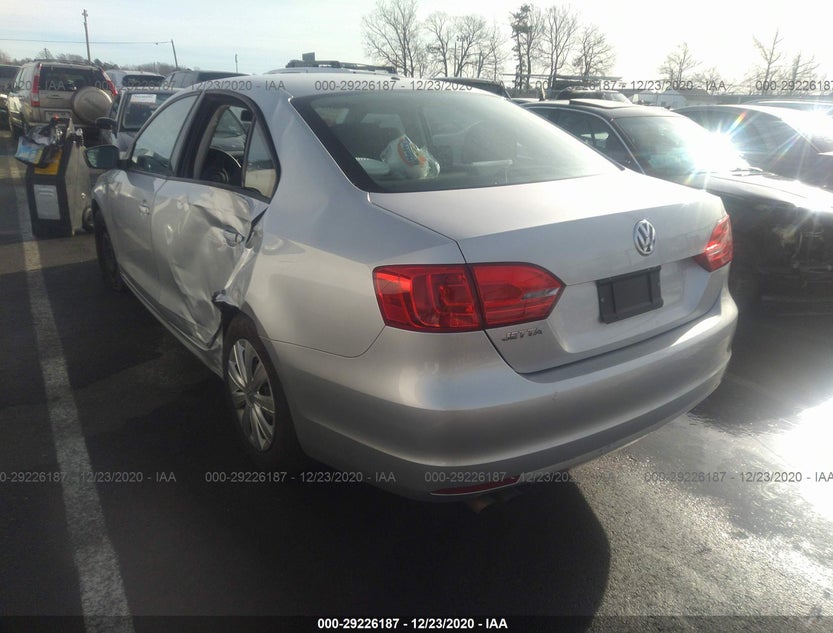 3VW2K7AJ7EM231272