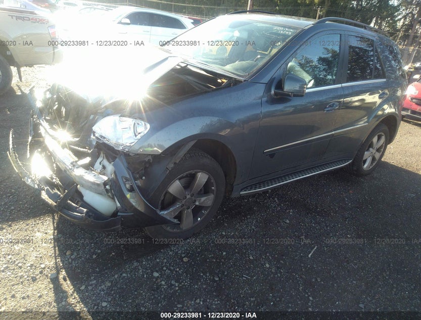 4JGBB8GB1BA733045