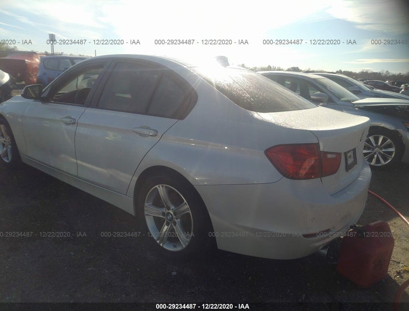 WBA3B1G50FNT06784