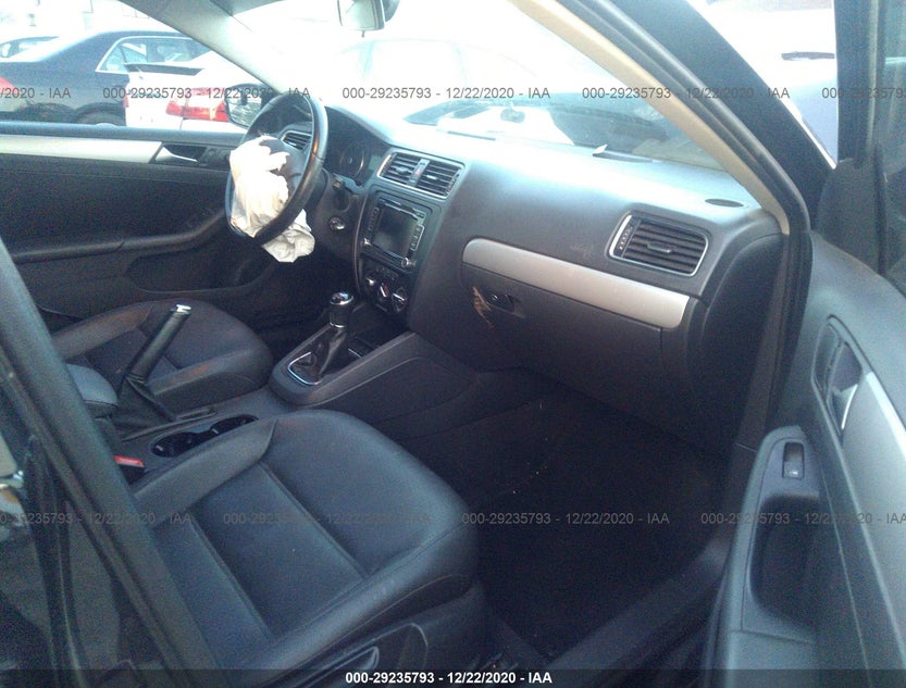 3VW3L7AJXCM402272
