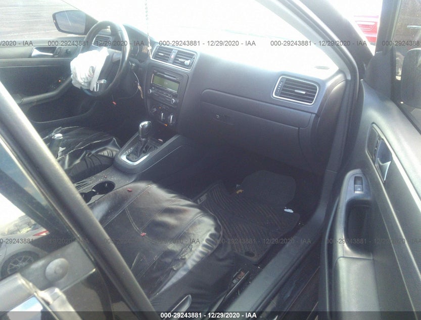 3VWDX7AJ0CM301041