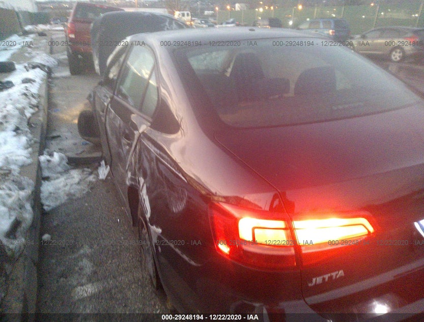 3VW2K7AJ2FM311922