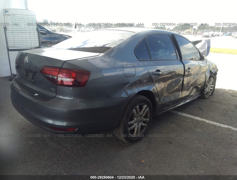 3VW2B7AJ3JM257684
