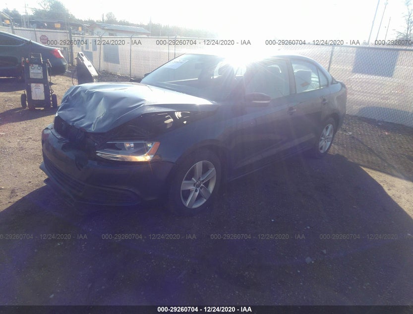 3VWLL7AJ1CM305879