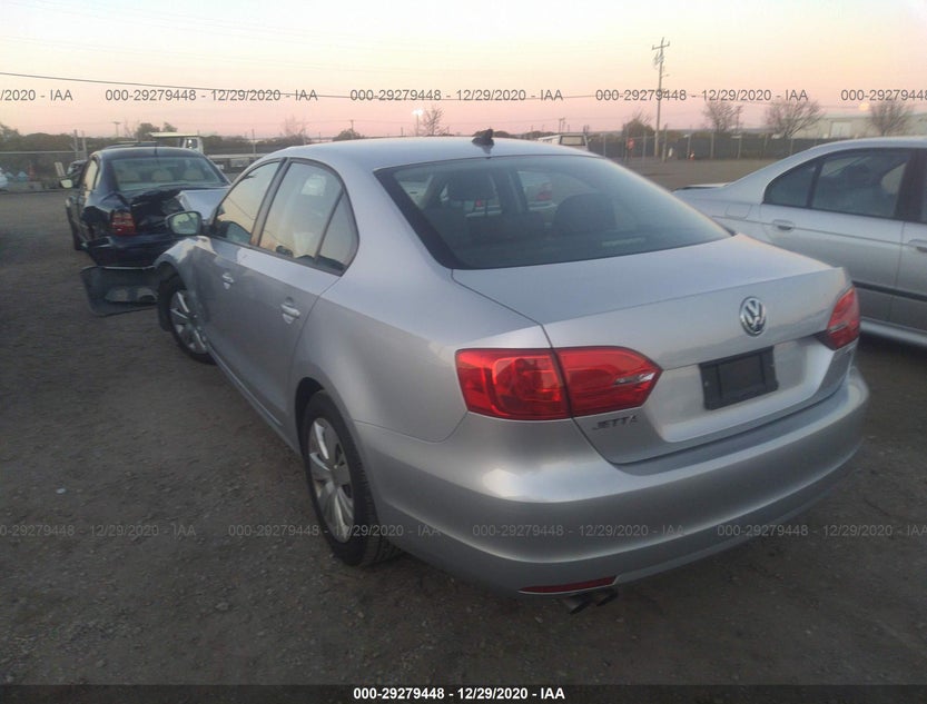 3VWD17AJ0EM240150