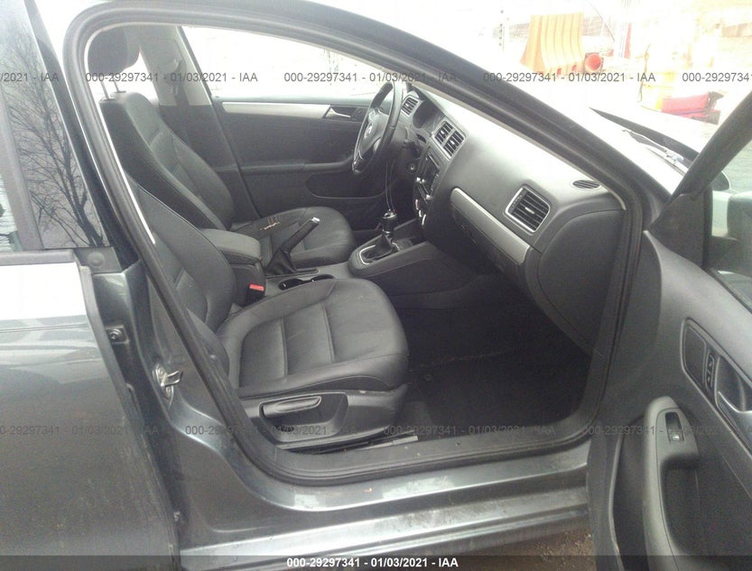 3VW3L7AJ0CM404323