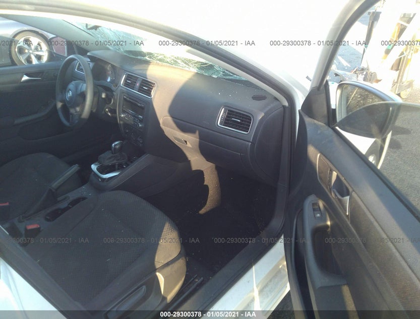 3VW2K7AJ7CM382772