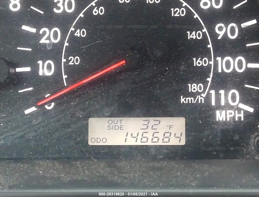1NXBR32E38Z972202