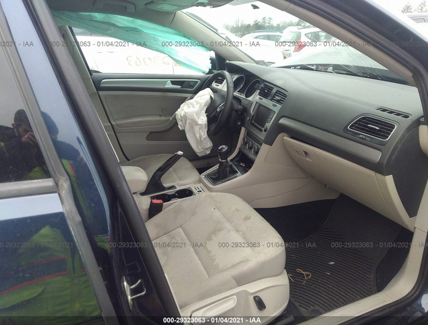 3VW117AU5GM061070