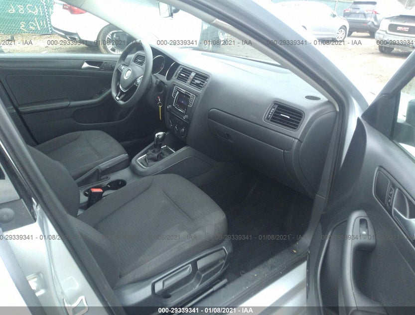 3VW267AJ2GM305513