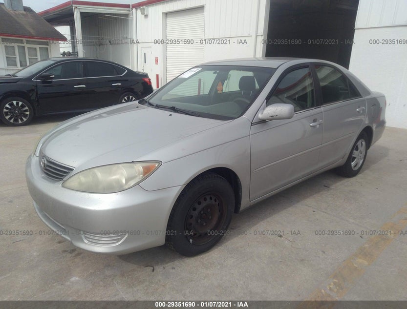 4T1BE32K95U524575