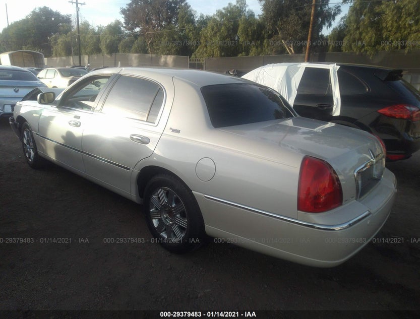 1LNHM82W55Y601884