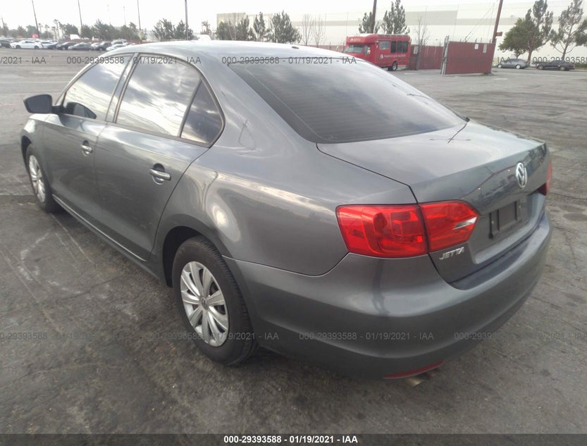 3VW2K7AJXDM282358