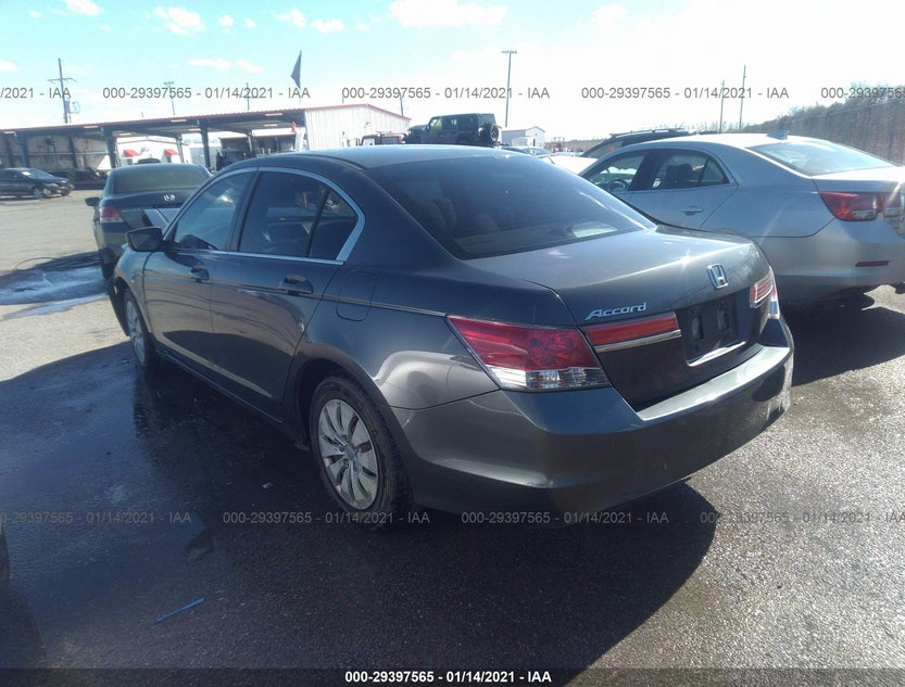1HGCP2E37CA065323