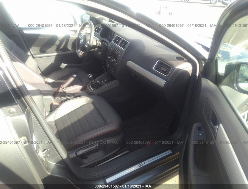 3VW5A7AJ3CM415105