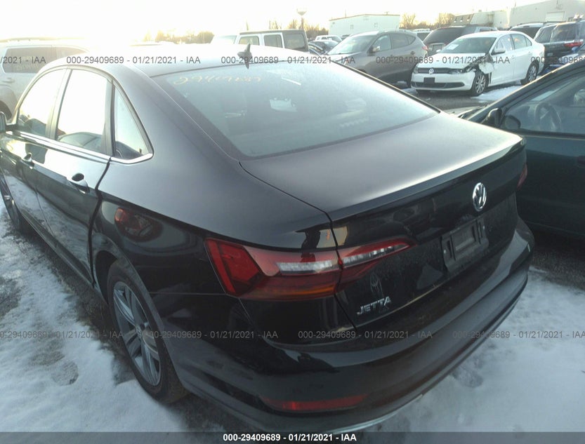 3VWCB7BU4KM212381