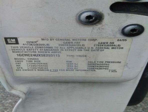 1GCHC24UX5E293113