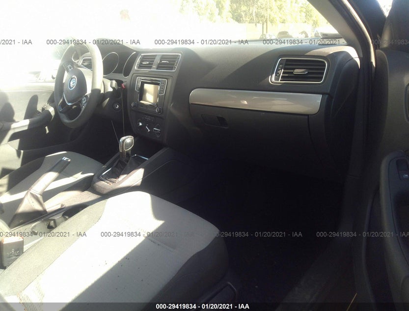 3VW2B7AJ6HM415543
