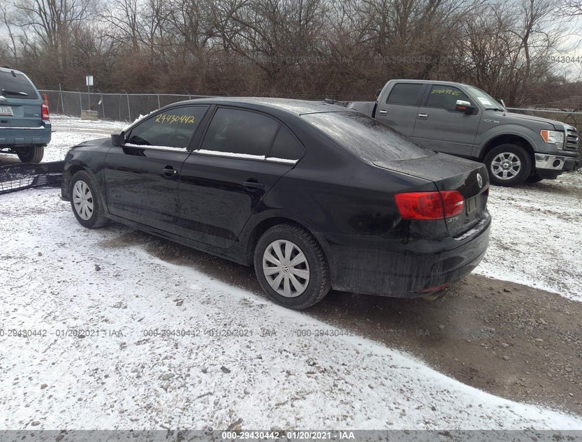 3VW1K7AJ5DM240482