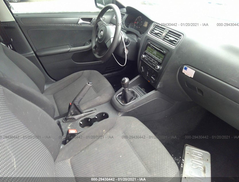 3VW1K7AJ5DM240482