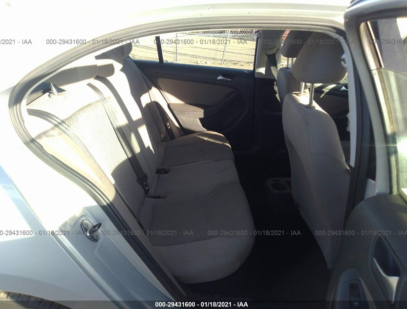 3VW1K7AJ5CM332075