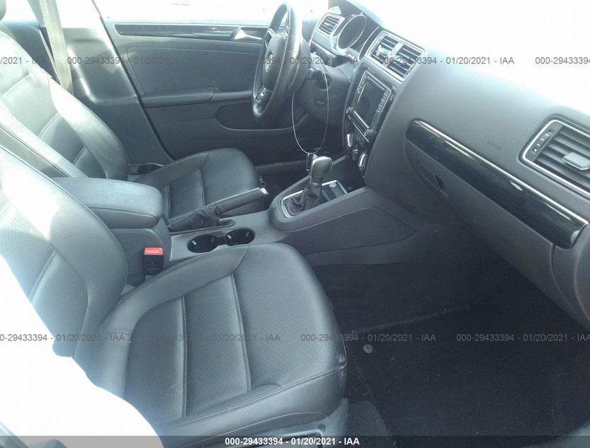 3VWL17AJ0GM211004