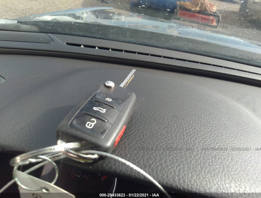 1VWDT7A35HC008760