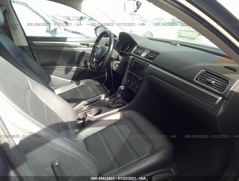 1VWDT7A35HC008760