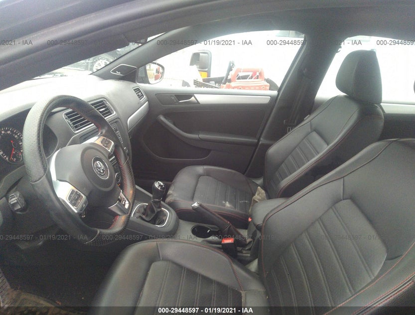 3VW5A7AJ5DM228319