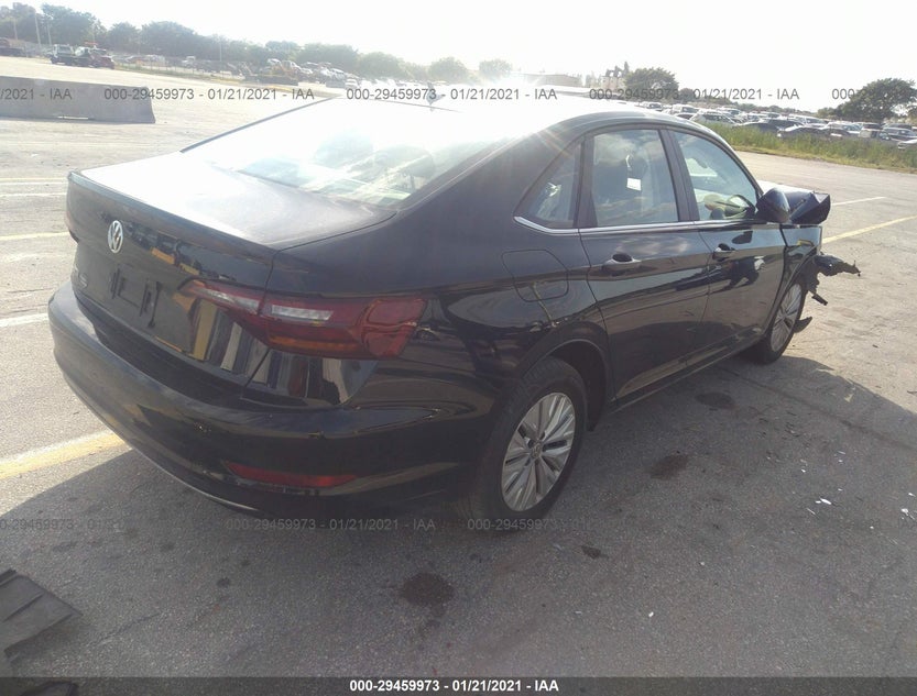 3VWCB7BU6KM241879