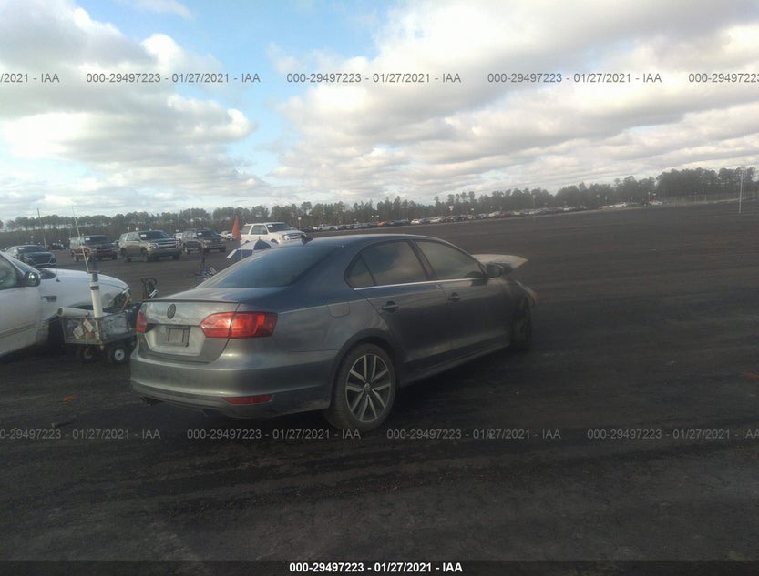 3VW5A7AJ5DM261739