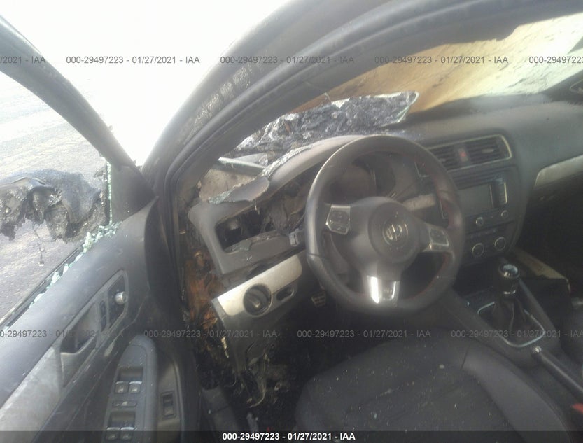 3VW5A7AJ5DM261739