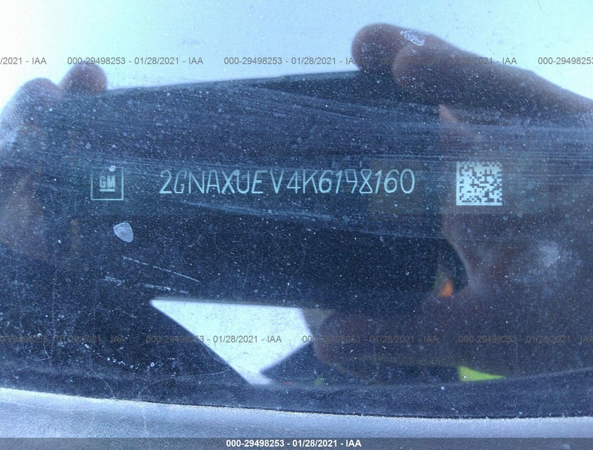 2GNAXUEV4K6198160