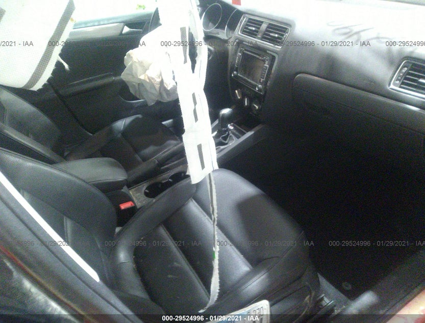 3VWLA7AJ7FM228882