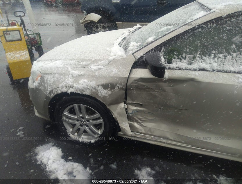 3VW2K7AJ9FM218556