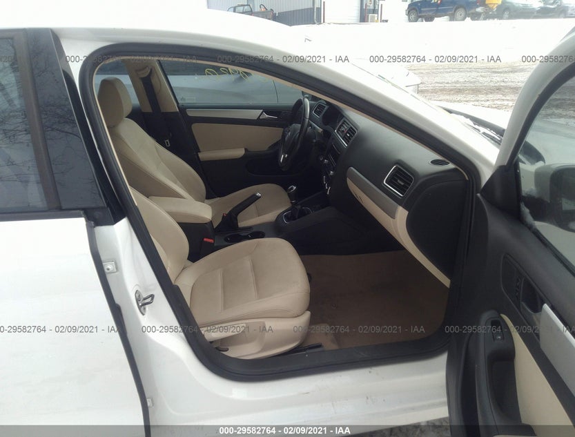 3VW3L7AJ5CM471368