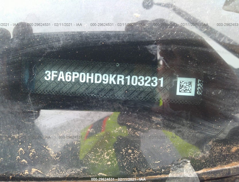 3FA6P0HD9KR103231
