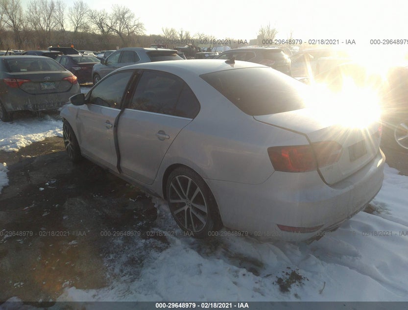 3VW4A7AJ9CM092884