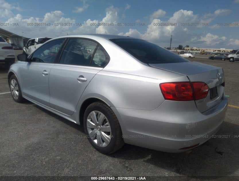 3VW2K7AJ7CM335001