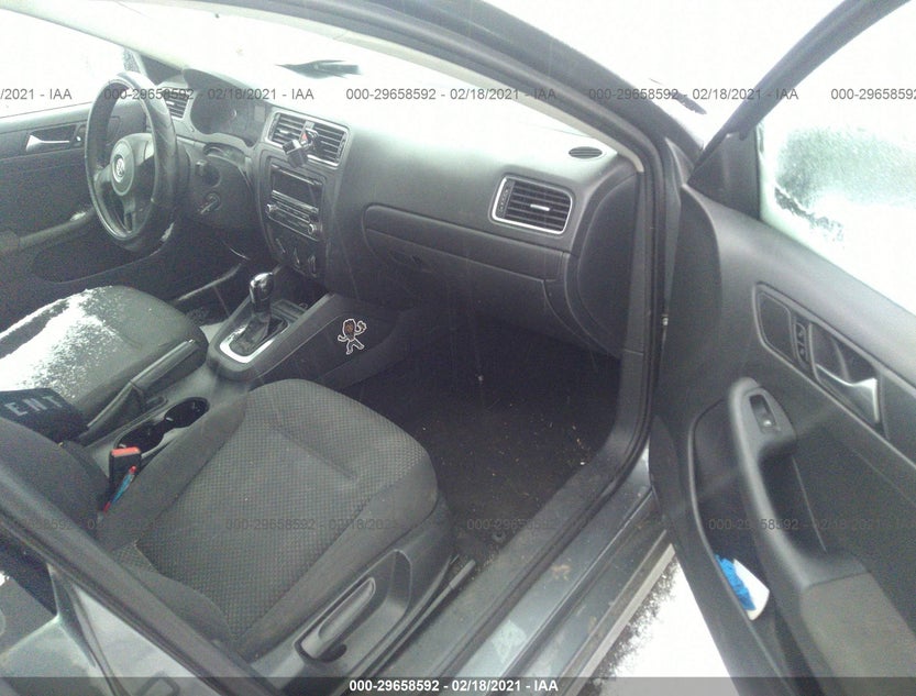 3VW2K7AJ7CM400333