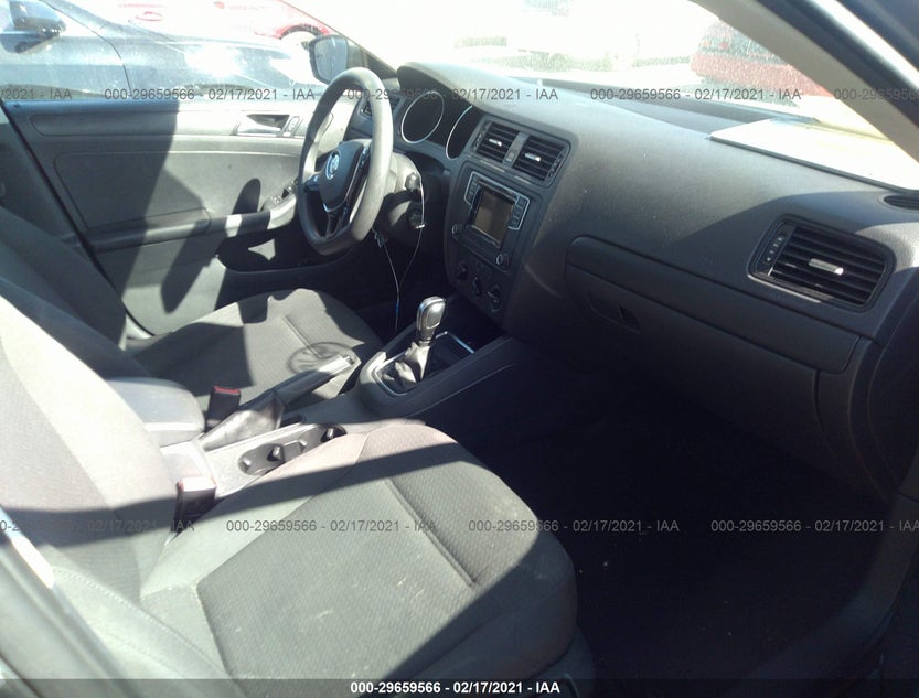 3VW267AJ5GM374048