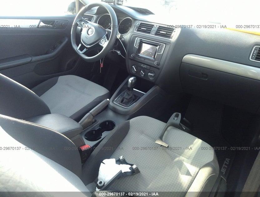 3VW2B7AJ5HM394913